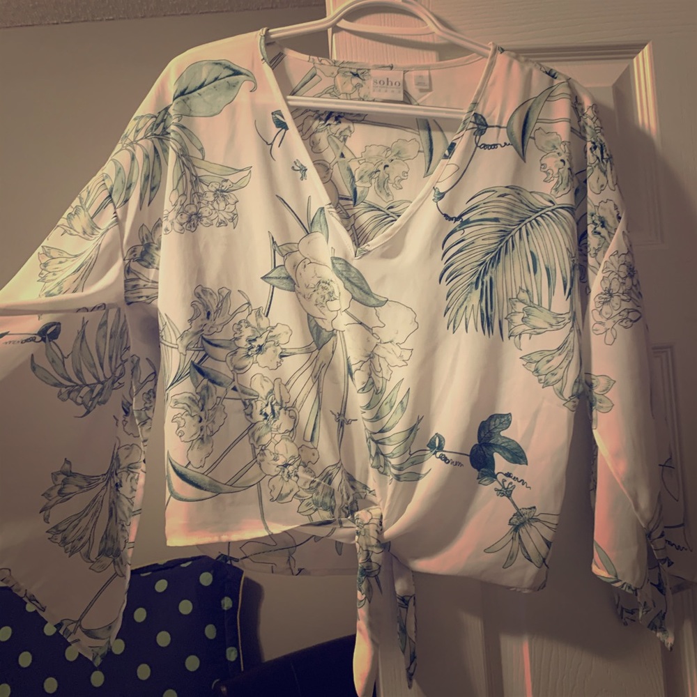 Soho NY&Co white and green blouse
